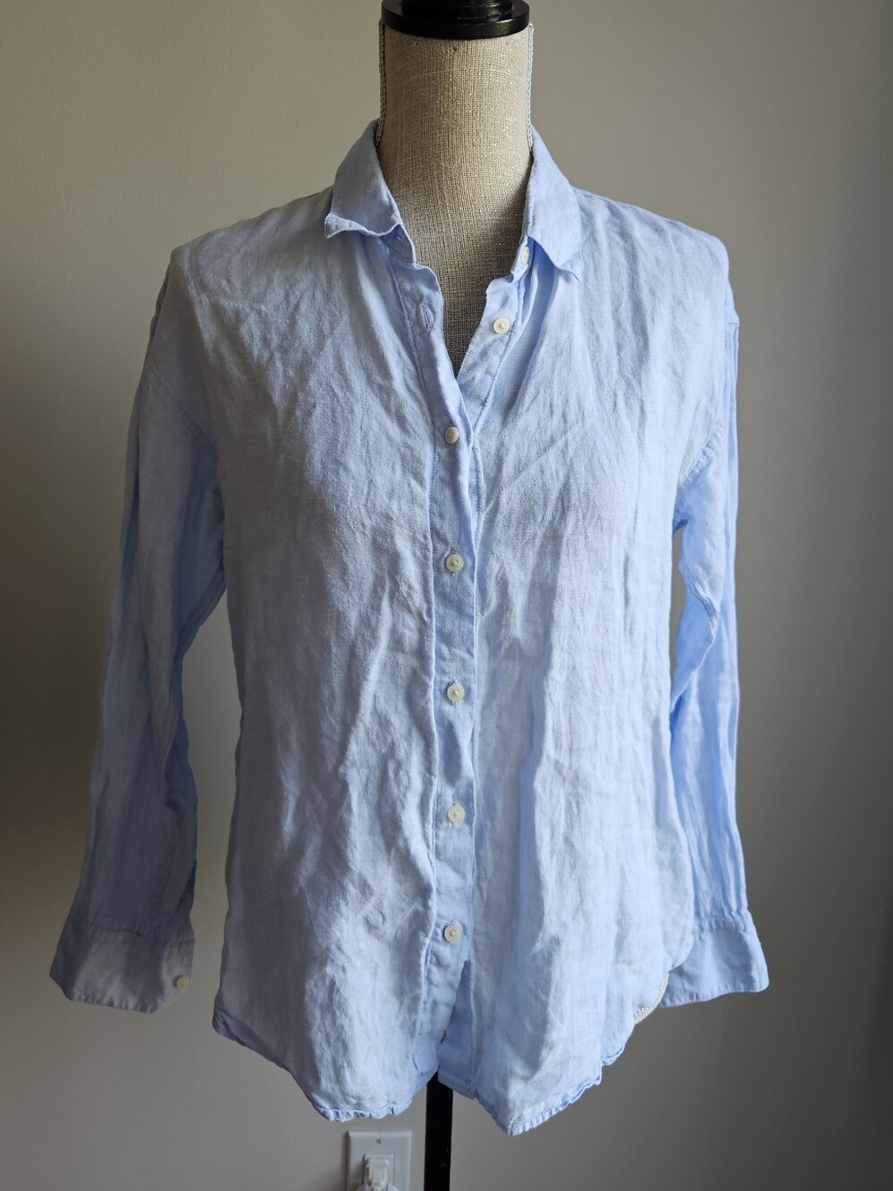 100% Linen Uniqlo Light Blue Casual Linen Button-Down Shirt